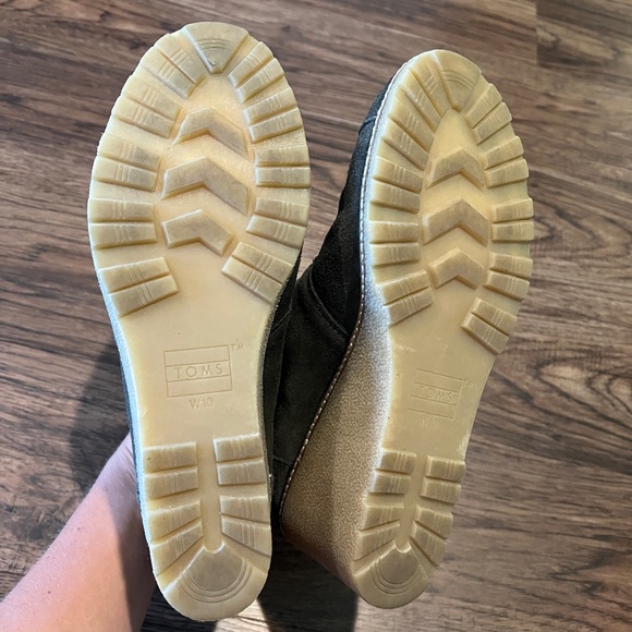 Like new TOMS Desert Wedge Bootie Size 10 Dark Gray/Green - Picture 6 of 8